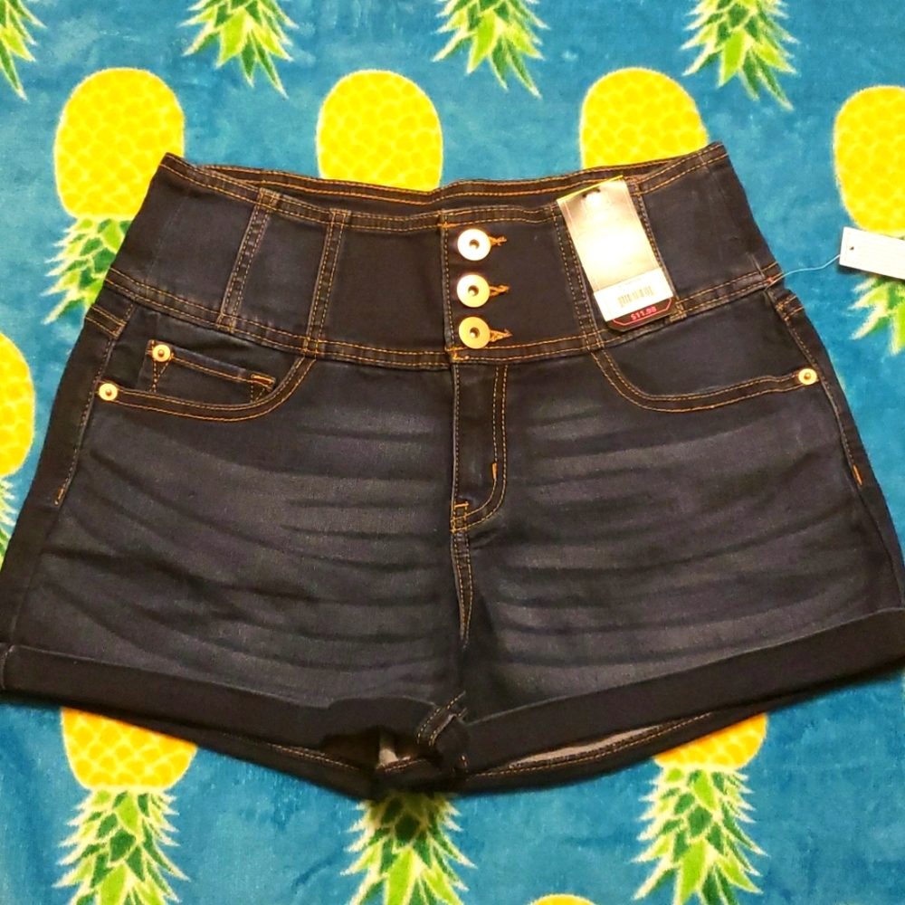 Brand New! No Boundaries *High Rise *Stretchy Dark Blue shorts *Size 11